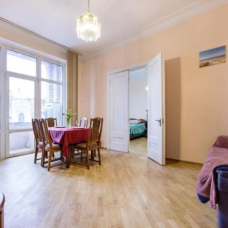 Apartment With Lovely View Kiev Esterno foto