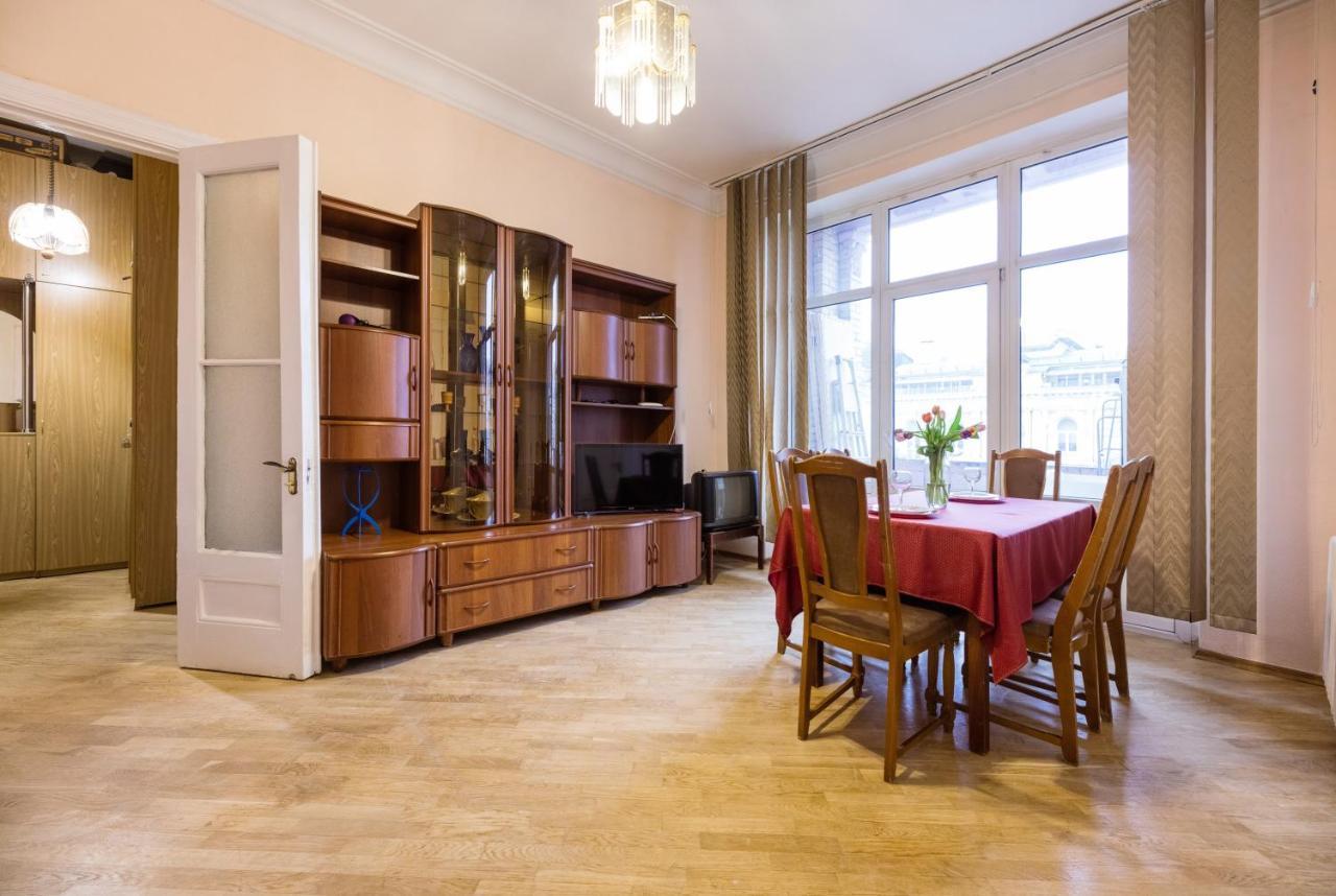Apartment With Lovely View Kiev Esterno foto